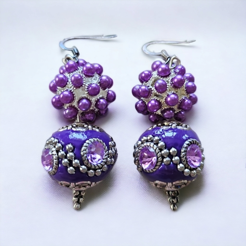 Funky Handcrafted Ball Bead Silver Tone Pierced Earrings - Picture 5 of 7